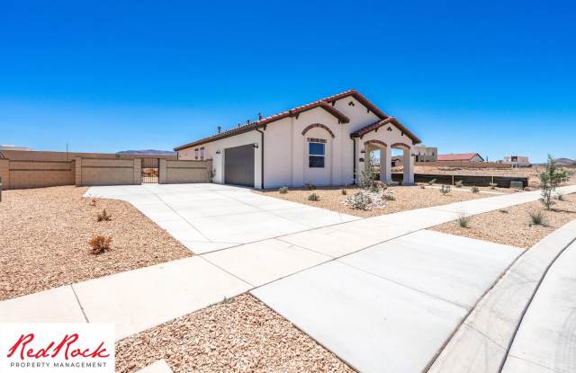 Brand New Stand Alone Home In Desert Color