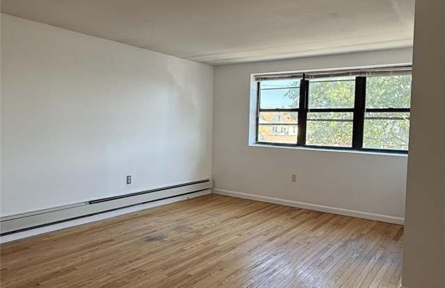 1363 Gillespie Avenue