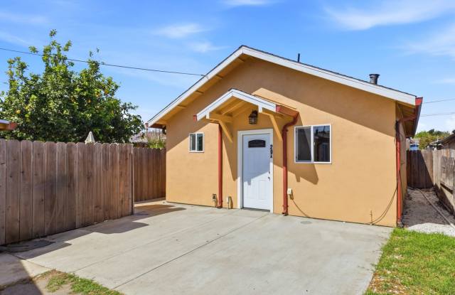 Adorable 2BR Property with Yard