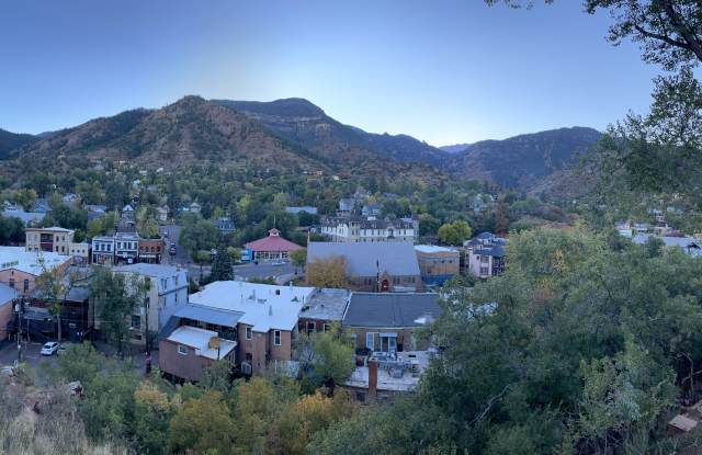 36 Washington Avenue - 36 Washington Avenue, Manitou Springs, CO 80829