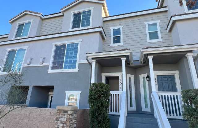 Photo of 4 Bedroom townhome available now in Cypress