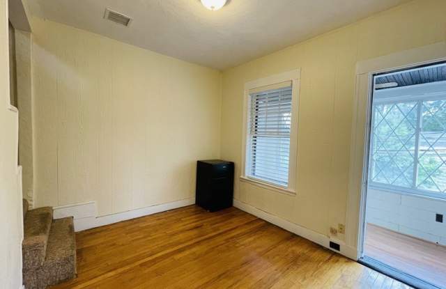 5 Parkdale Street unit: B