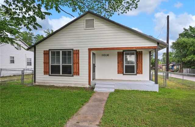 1016 E 28th Street