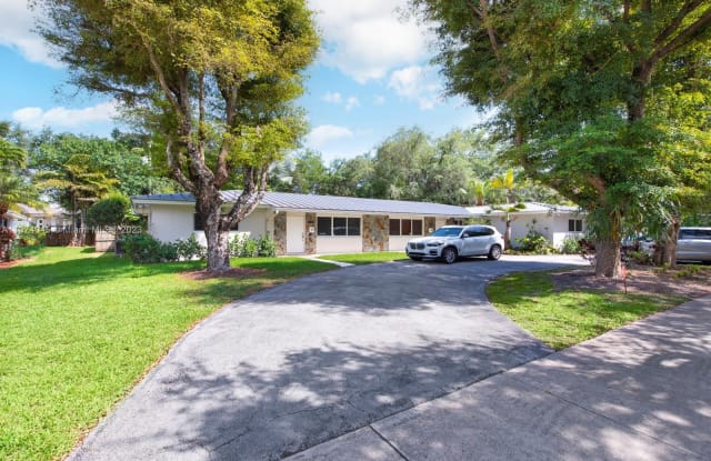 11745 SW 81st Rd - 11745 Southwest 81st Road, Pinecrest, FL 33156