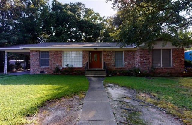 304 Grafhill Drive S - 304 Grafhill Drive, Mobile, AL 36606