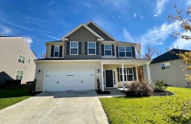 Stunning 4 Bedroom 2.5 Bathroom 2-story Home in NE Greensboro with 2 car garages
