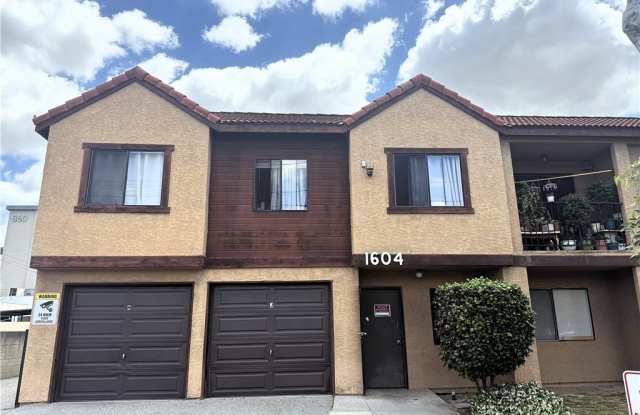 Photo of 1604 S Gladys
