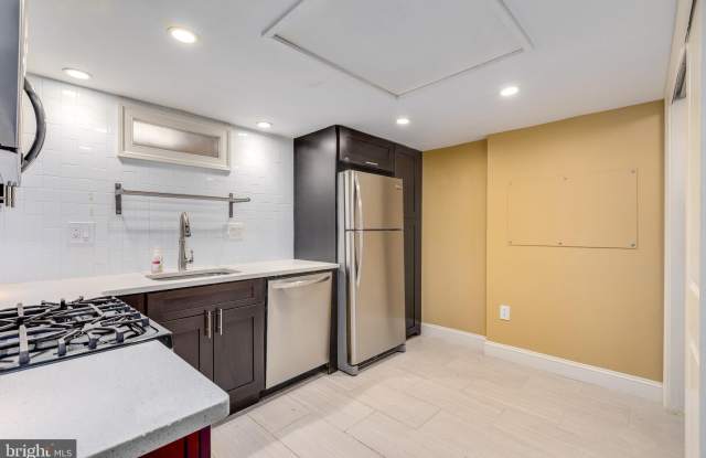 953 N RANDOLPH Street unit: H