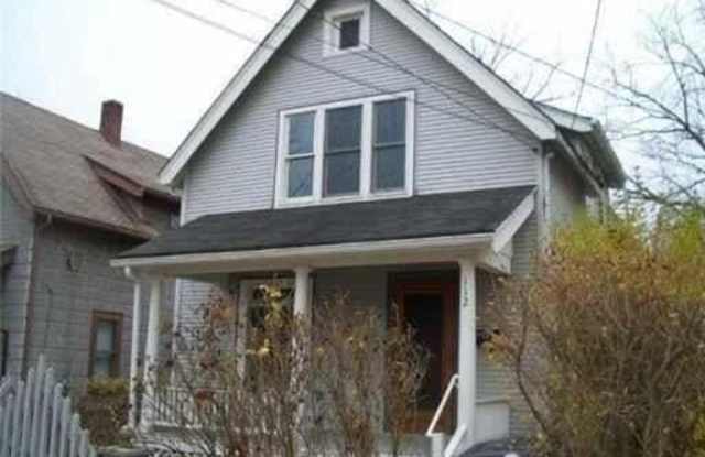 112 E Davis Avenue