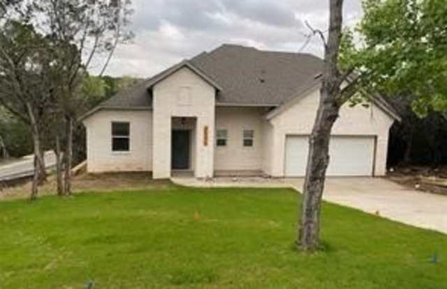 2611 Lakeridge Drive
