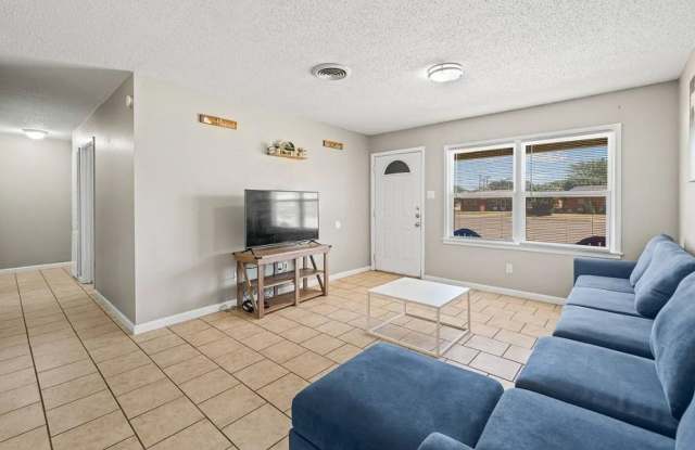 3/2/1 Great Price Great Location. Available Now!