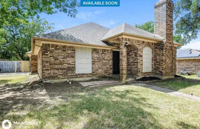 808 Quail Brook Drive - 808 Quail Brook Drive, Arlington, TX 76001