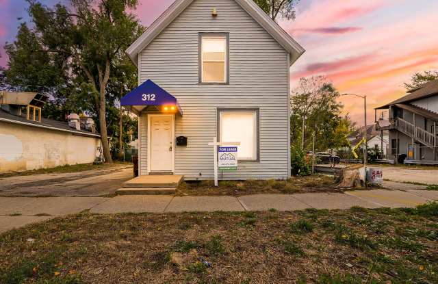Photo of Beautifully Updated 4-Bedroom Home in the Heart of Ypsilanti