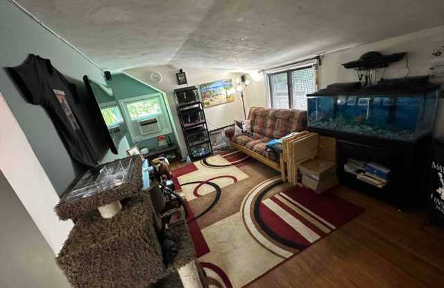 468 Lincoln Ave