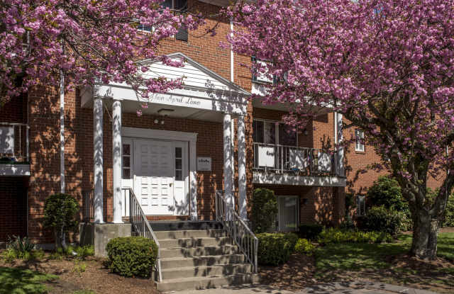 Photo of Minuteman Apartments