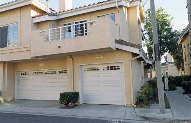 25182 Via Catalina