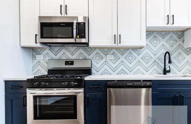 Photo of 3415 N Seminary Ave