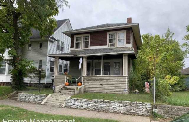 211 East South Street
