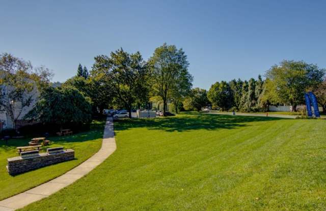 Twin Ridge Apartments