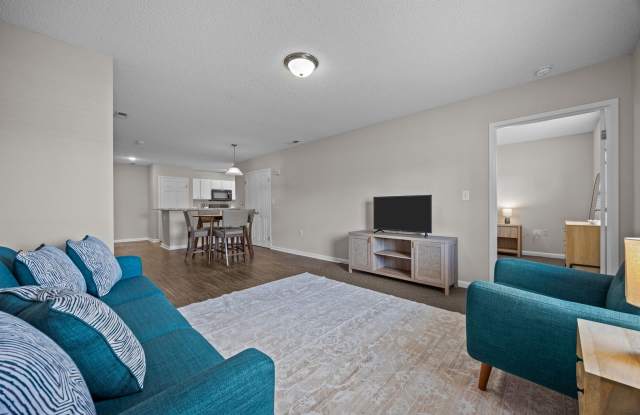 COLLINS CORNER AT UNIVERSITY PARK : FULLY FURNISHED EXCLUSIVE SHORT AND MIDTERM RENTAL ONLY
