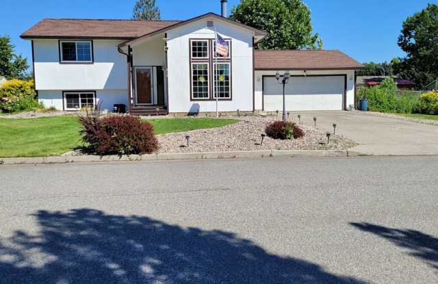 4716 N Lillian Rd - 4716 North Lillian Road, Spokane Valley, WA 99216