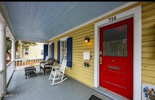 714 Pollock Street unit: B