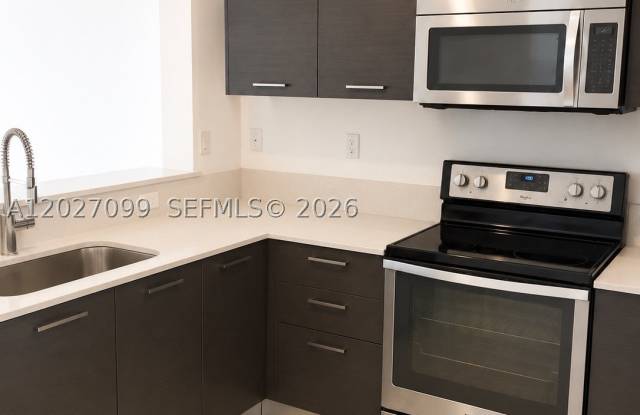 1370 NW 34th Way
