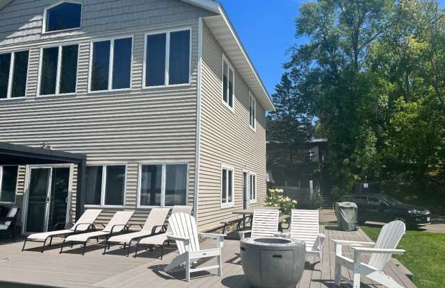 Photo of Stunning Lakefront Home