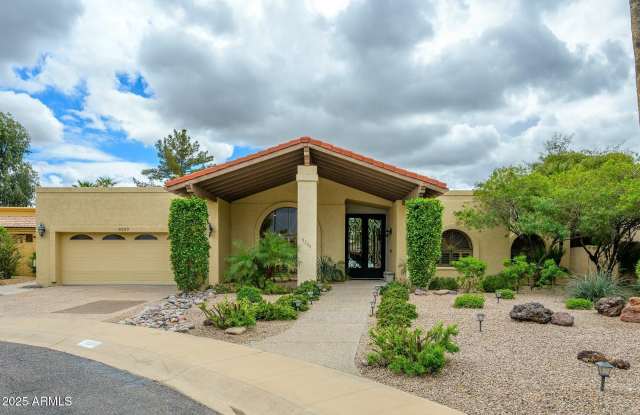 8209 E DEL CRISTAL Drive