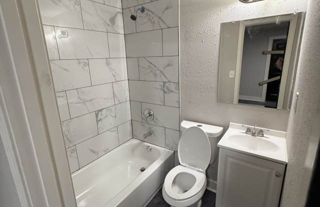 2379 Saratoga Avenue