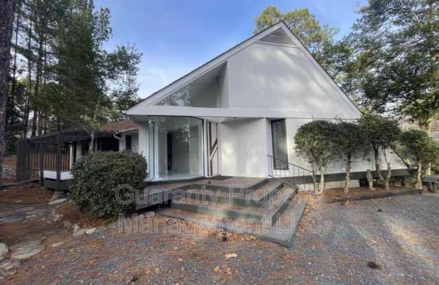 Photo of 475 St Andrews Dr