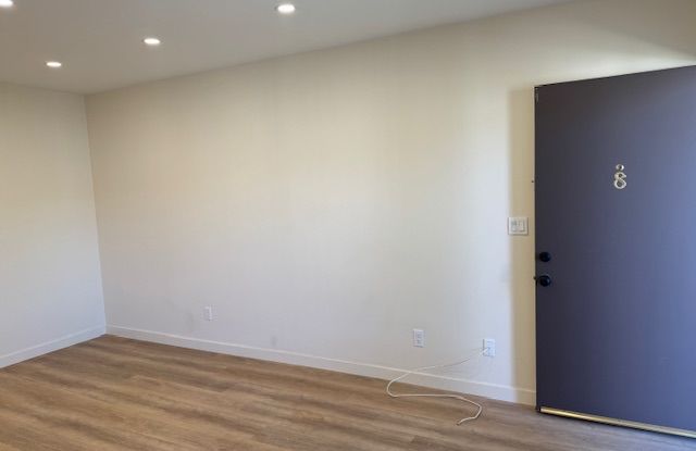 2767 Hermosa Avenue - 8