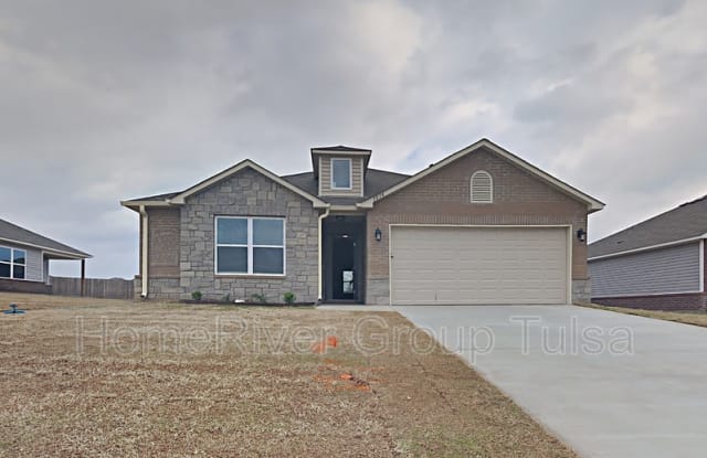 1014 Raven Dr - 1014 Raven Drive, Claremore, OK 74019