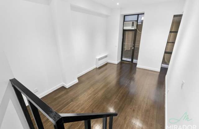 Photo of 10 East 13th Street