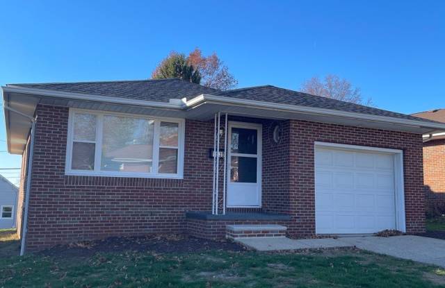 Photo of 1910 Thornapple Avenue