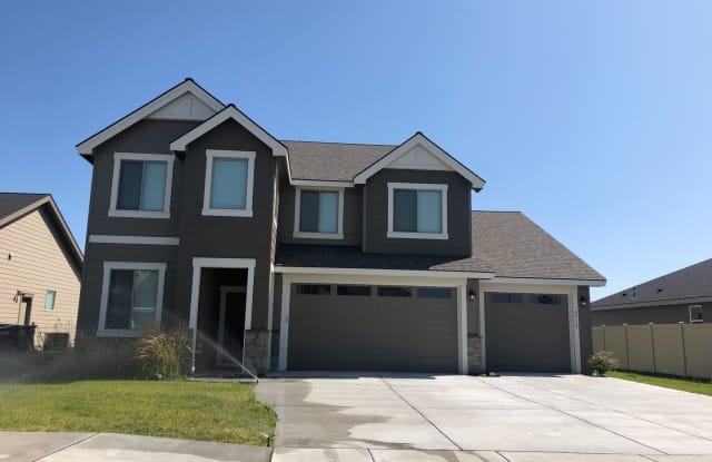 8912 Grandview Drive - 8912 Grandview Dr, Pasco, WA 99301