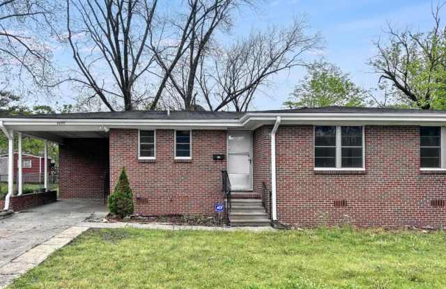 1205 Woodward Rd