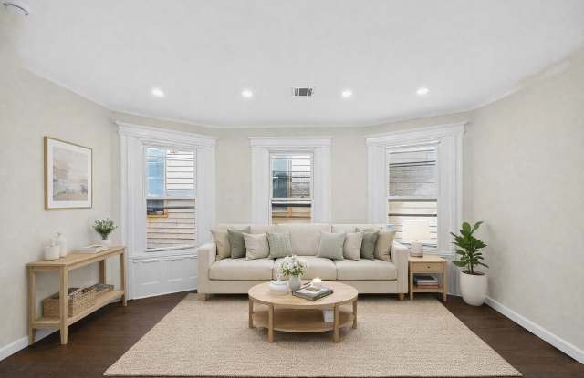 345 Walnut St