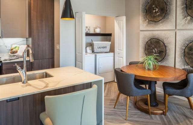 6301 Alameda Blvd Unit D32