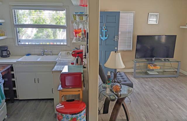 3868-72 Mission Boulevard - 3870