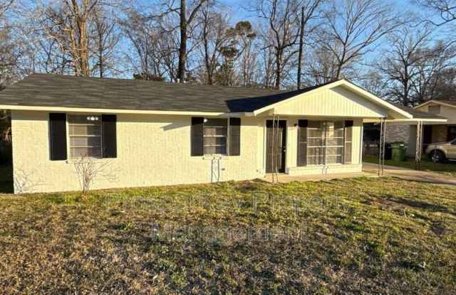 1242 Rosewood Dr