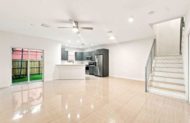 432 NE 16 Street