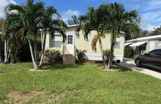 Photo of 5859 SW 29th Ave