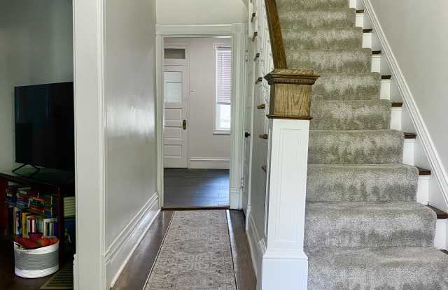 Photo of 3241 Walter Ave