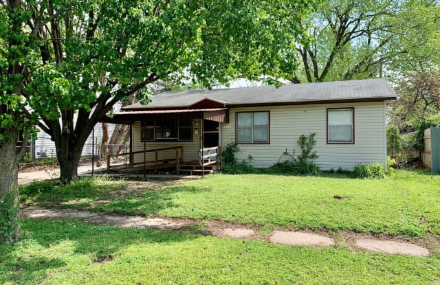 3024 S Saint Paul - 3024 South Saint Paul Street, Wichita, KS 67217