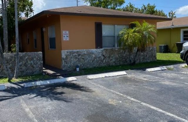 3907 nw 30 terrace 1 - 3907 NW 30th Ter, Lauderdale Lakes, FL 33309