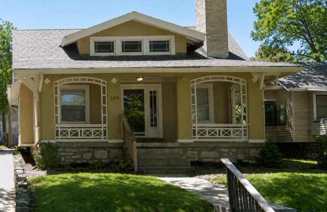 3 Bed / 1.5 Bath Home in the Heart of Kansas City!