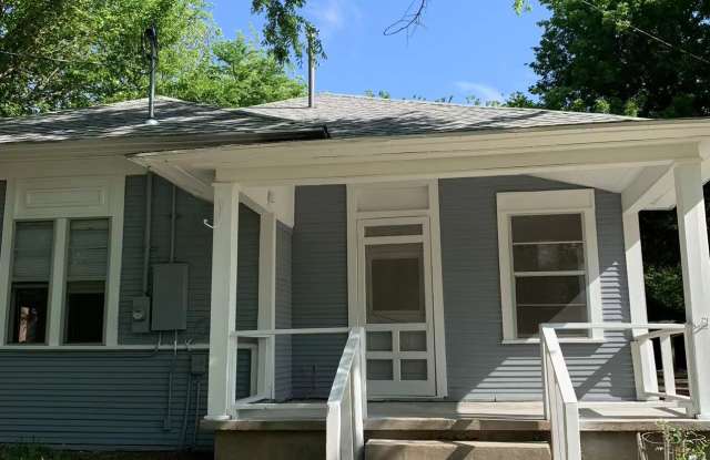 305 East Columbia Street - 1