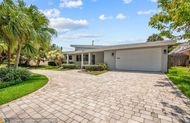 3249 NE 28th Ave - 3249 Northeast 28th Avenue, Lighthouse Point, FL 33064