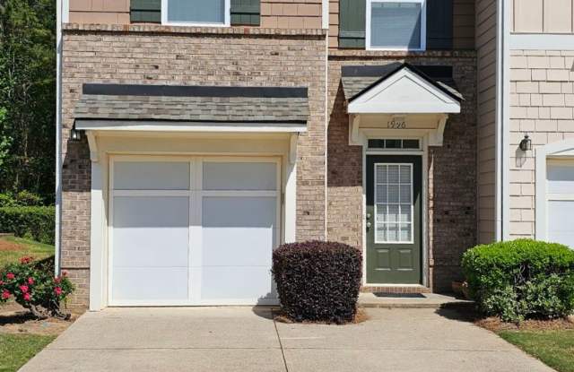 Great Location  Recently Updated Townhome in Kennesaw - 1996 Lakeshore Overlook Circle Northwest, Kennesaw, GA 30152